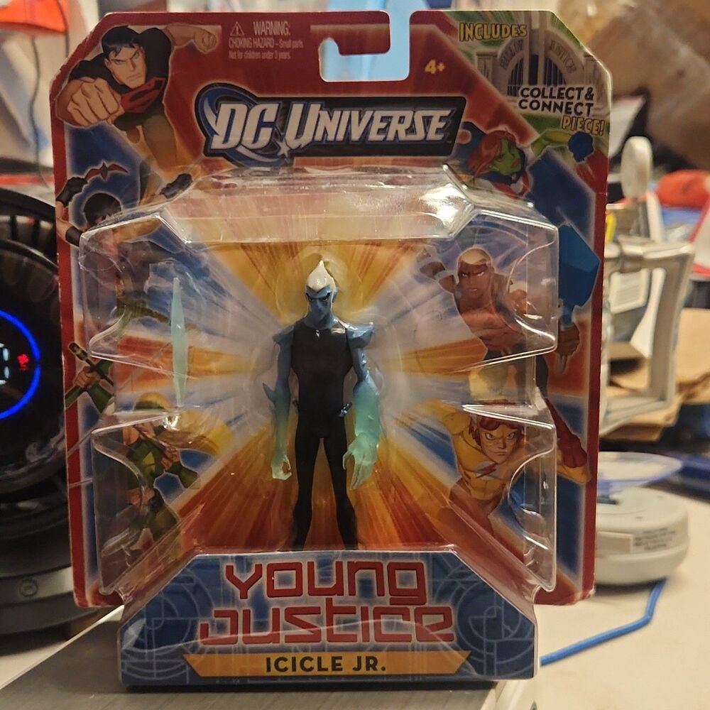 Icicle Jr. Young Justice DC Universe 4" NIP Hall of Justice BAF C and C